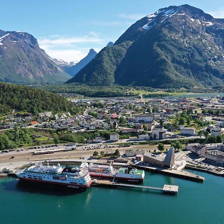 Andalsnes Sentrum Apartment No1 Esterno foto