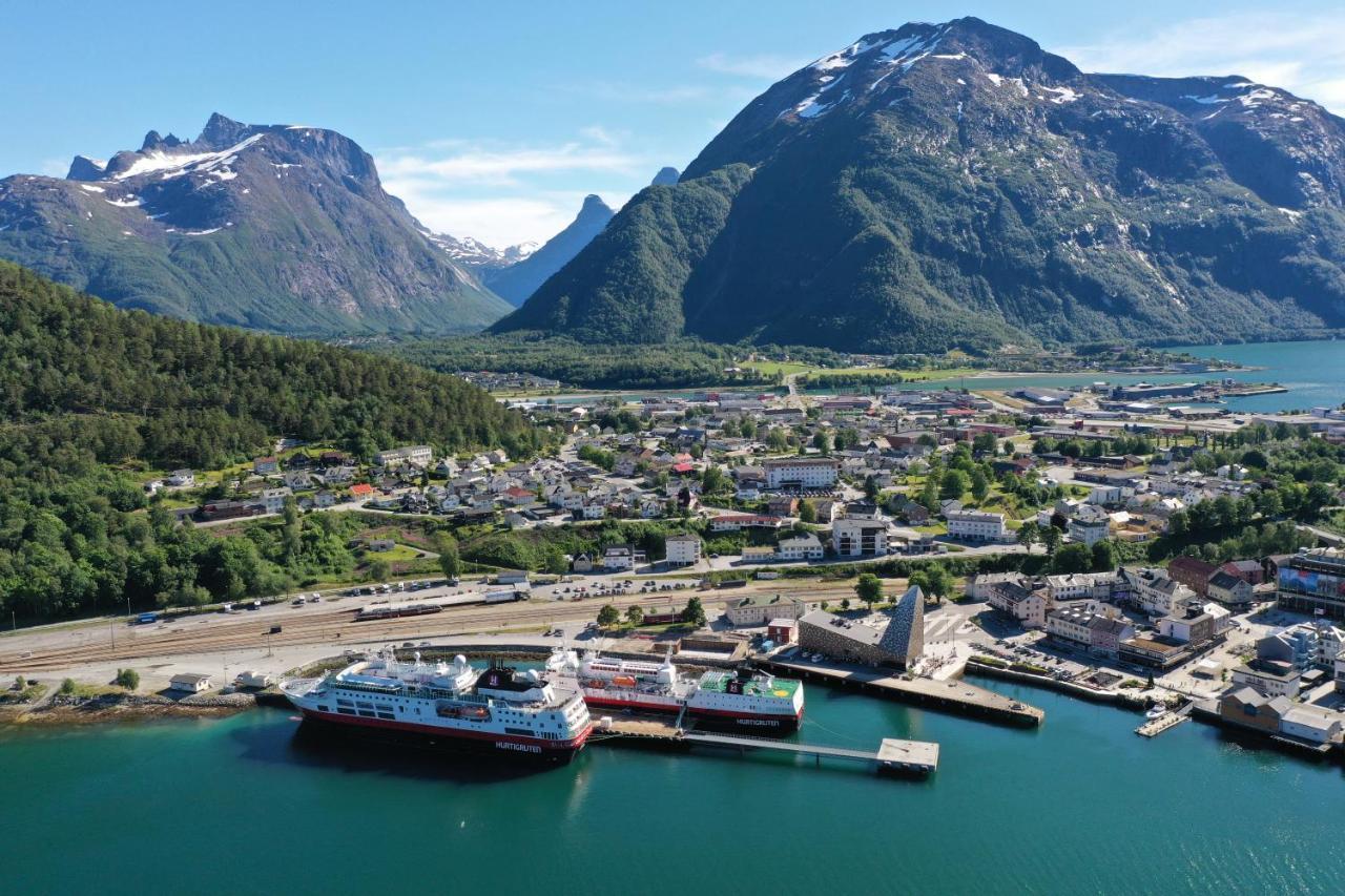 Andalsnes Sentrum Apartment No1 Esterno foto